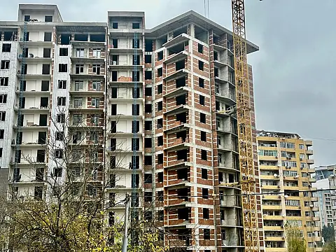 Satılır 2 otaqlı mənzil 108 m²