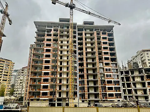 Satılır 2 otaqlı mənzil 108 m²