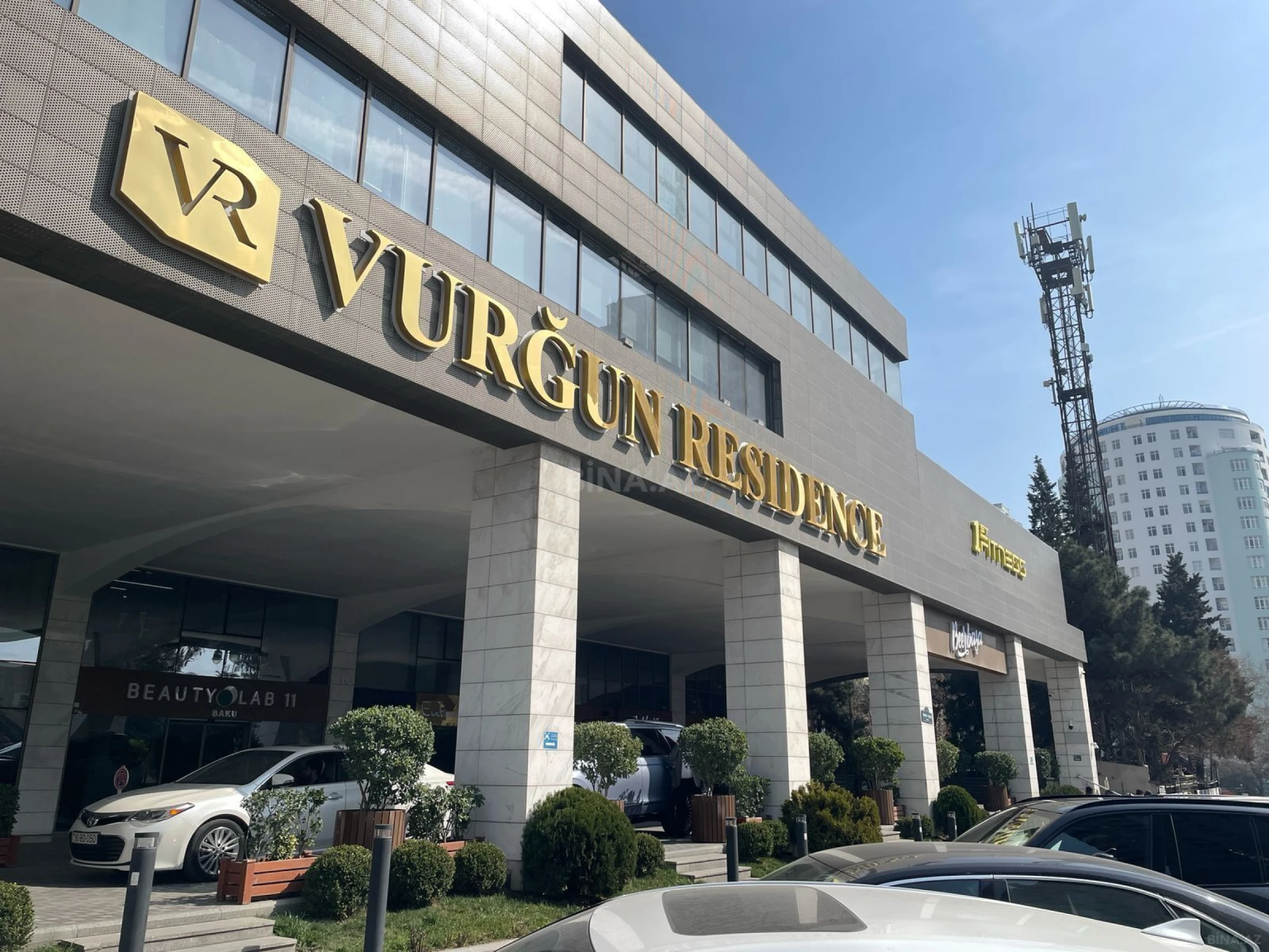 Satılır 2 otaqlı mənzil 108 m²