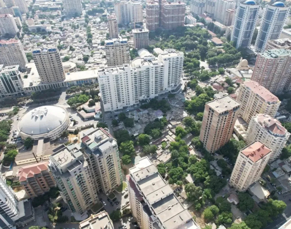 Satılır 2 otaqlı mənzil 108 m²