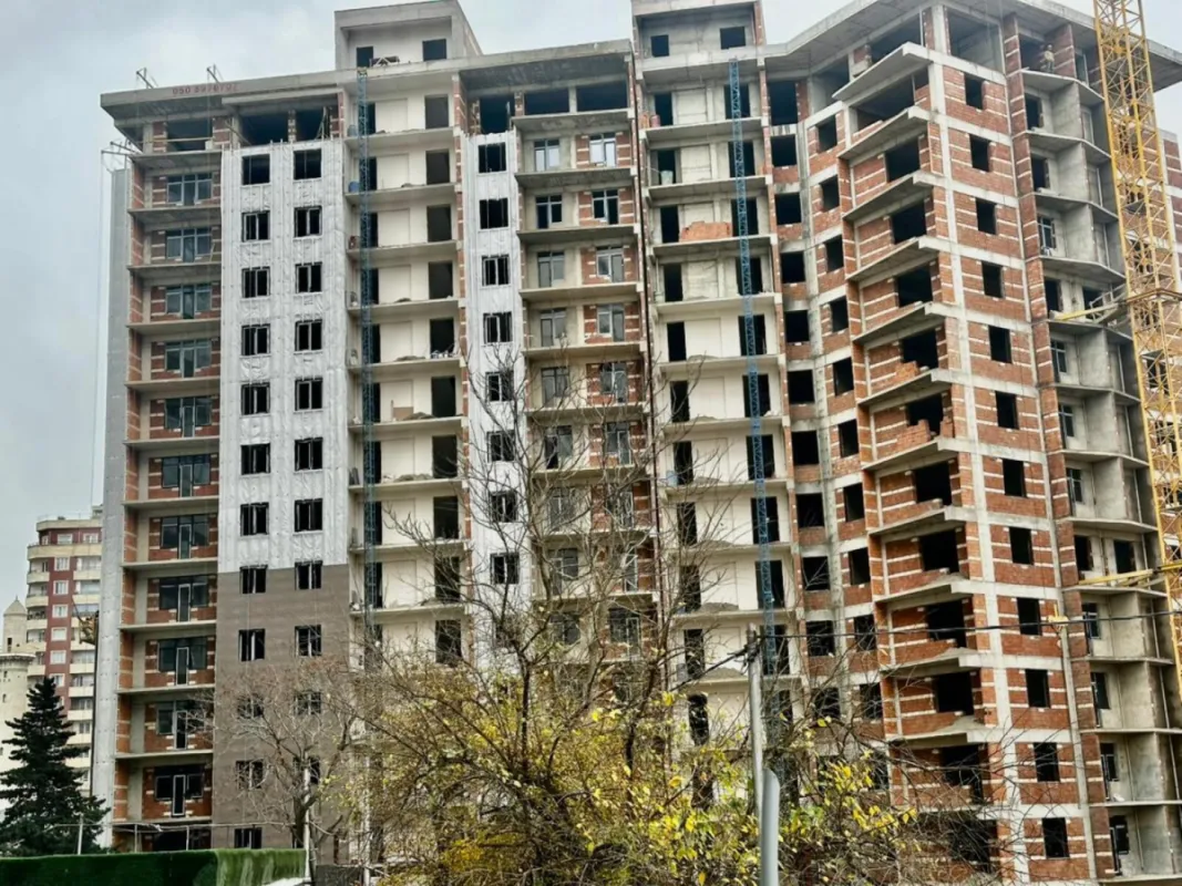 Satılır 2 otaqlı mənzil 108 m²