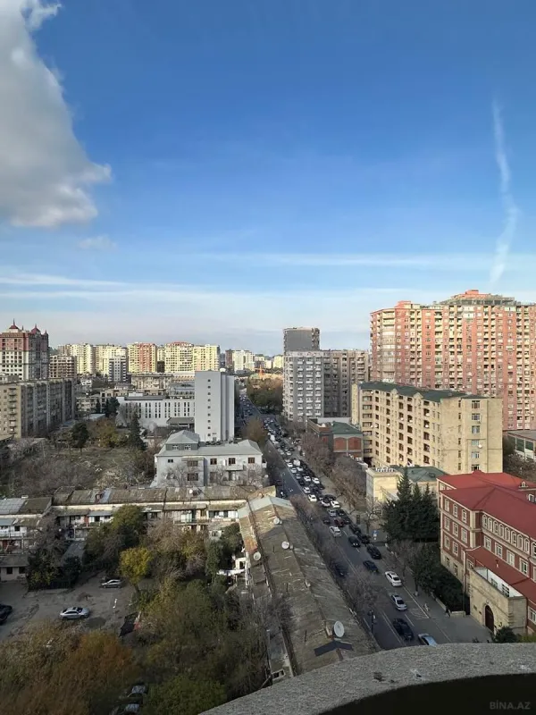 Satılır 3 otaqlı mənzil 140 m²