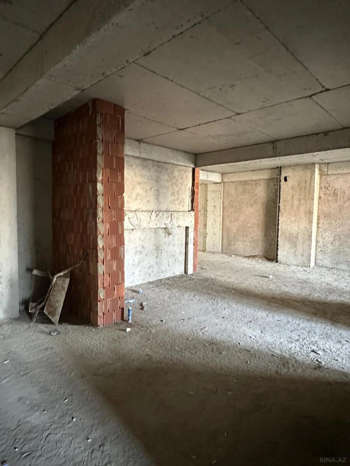 Satılır 3 otaqlı mənzil 140 m²