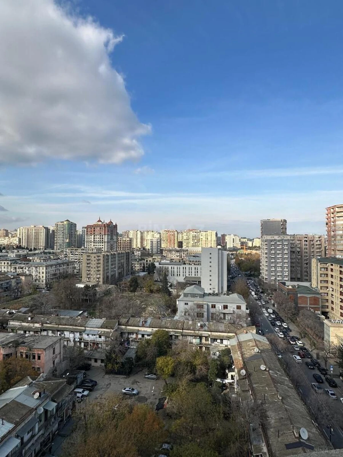 Satılır 3 otaqlı mənzil 140 m²