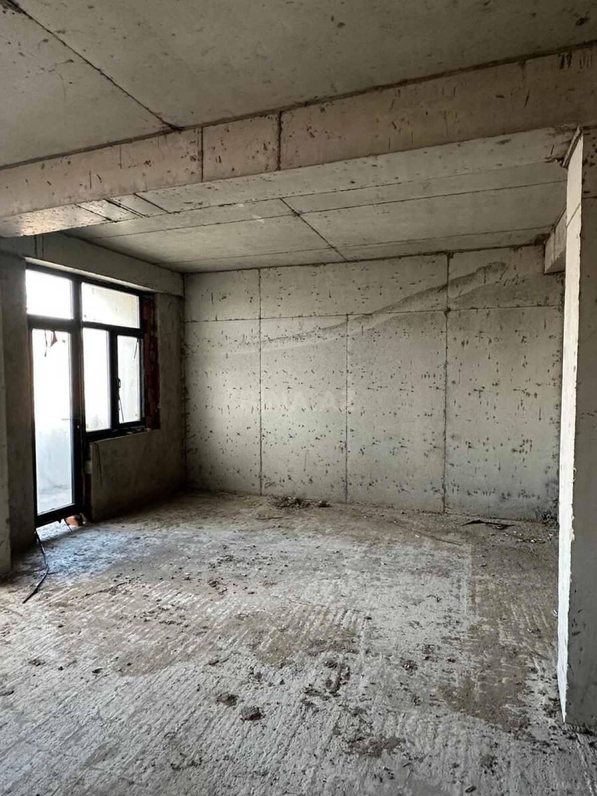 Satılır 3 otaqlı mənzil 140 m²
