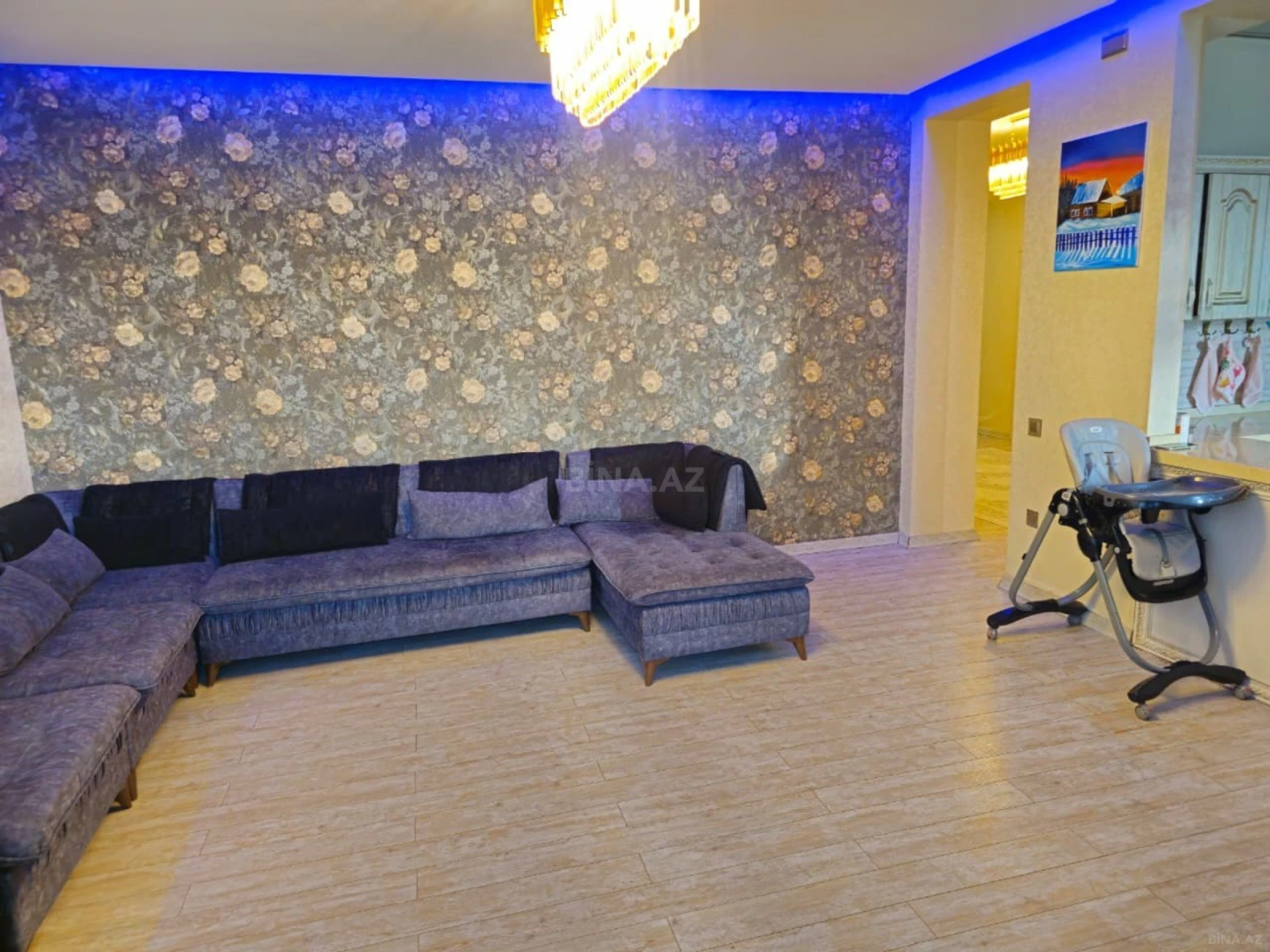 Satılır 3 otaqlı mənzil 130 m²