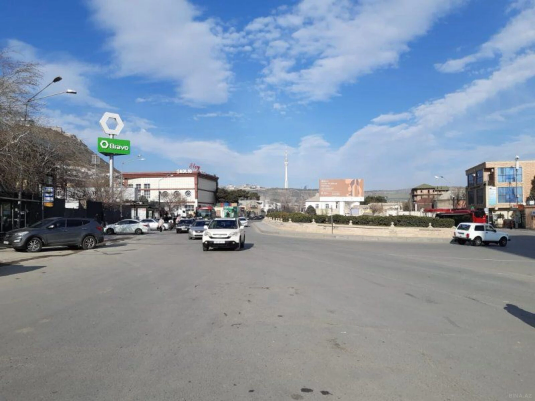 Satılır 3 otaqlı mənzil 76 m²