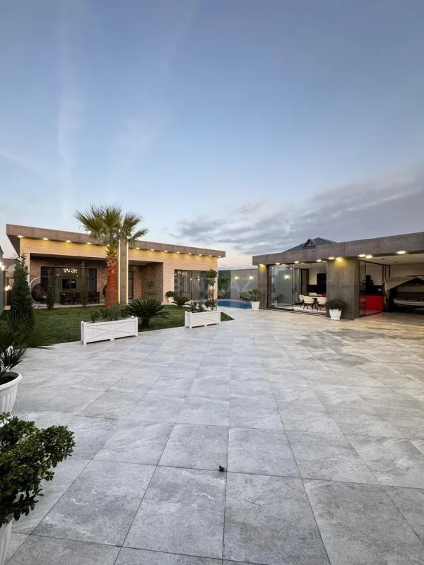 Satılır 4 otaqlı həyət evi 200 m²