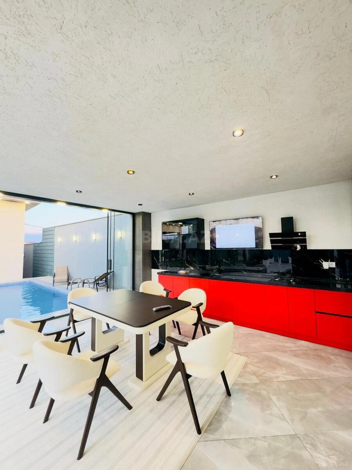 Satılır 4 otaqlı həyət evi 200 m²