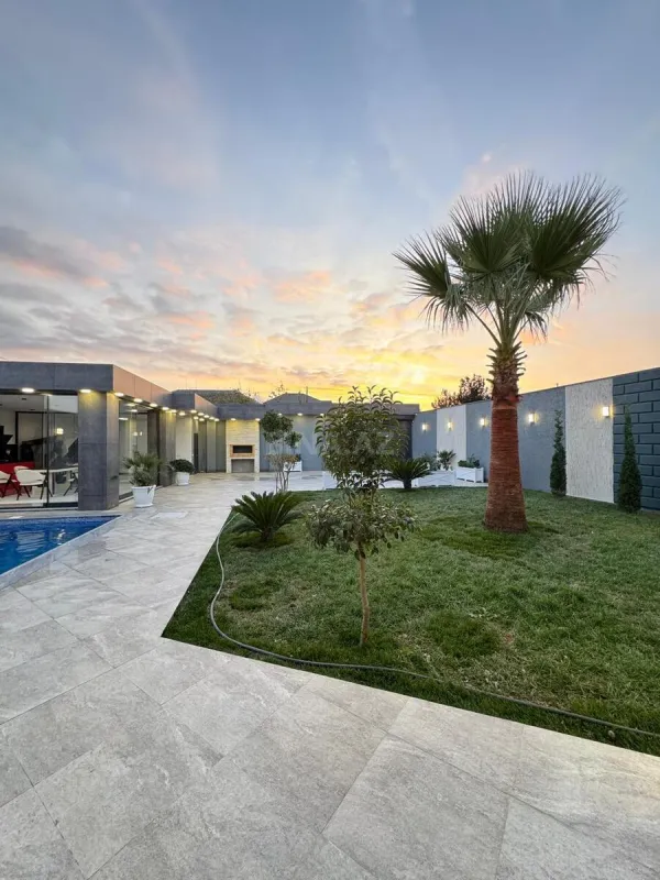 Satılır 4 otaqlı həyət evi 200 m²