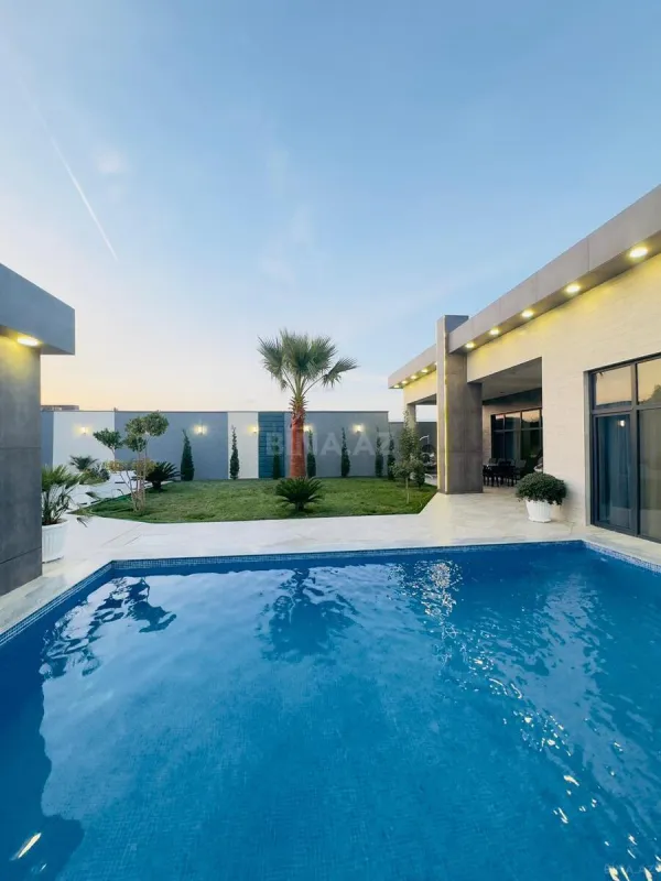 Satılır 4 otaqlı həyət evi 200 m²