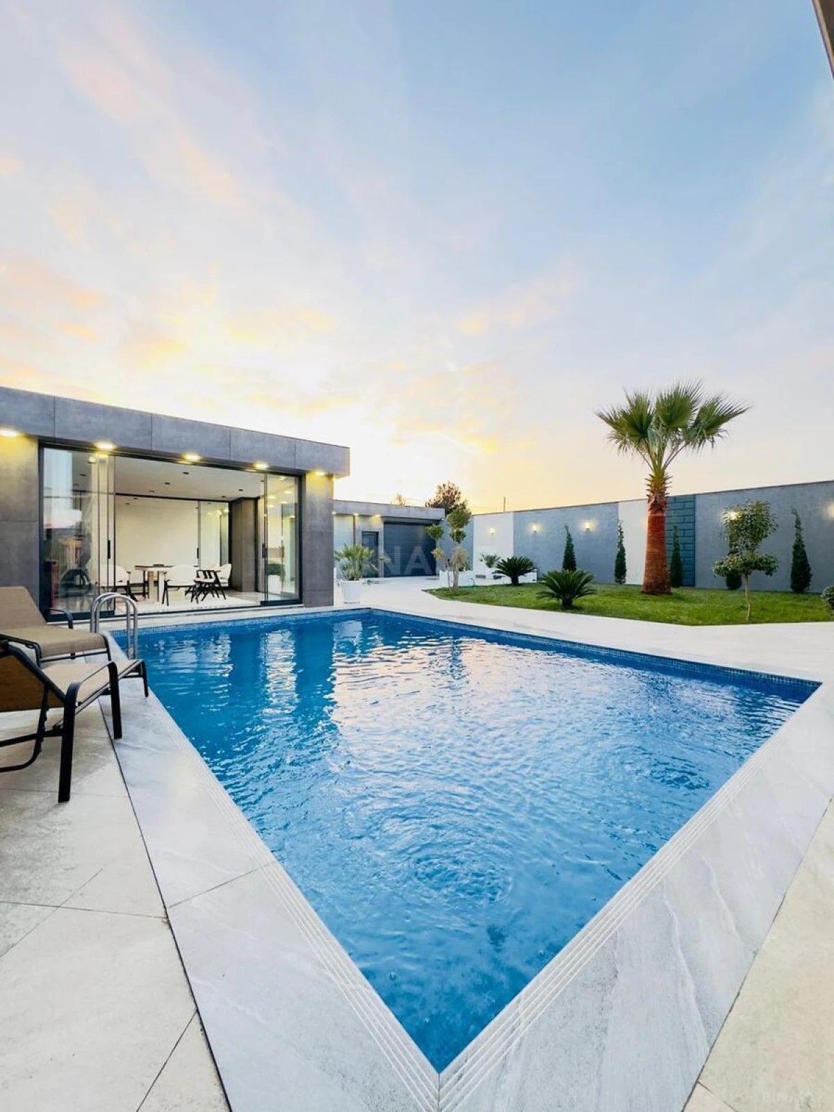 Satılır 4 otaqlı həyət evi 200 m²