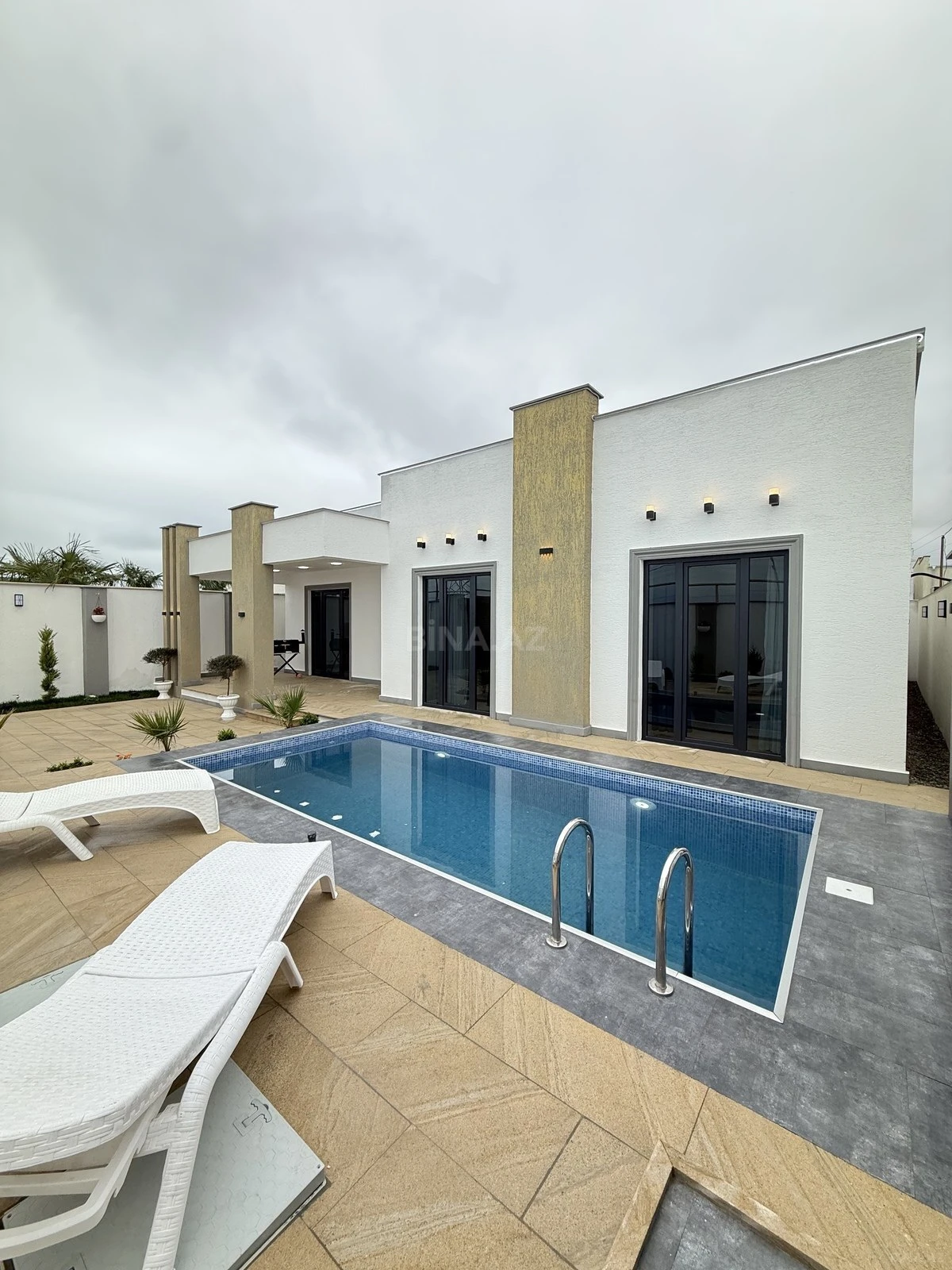 Satılır 4 otaqlı həyət evi 160 m²