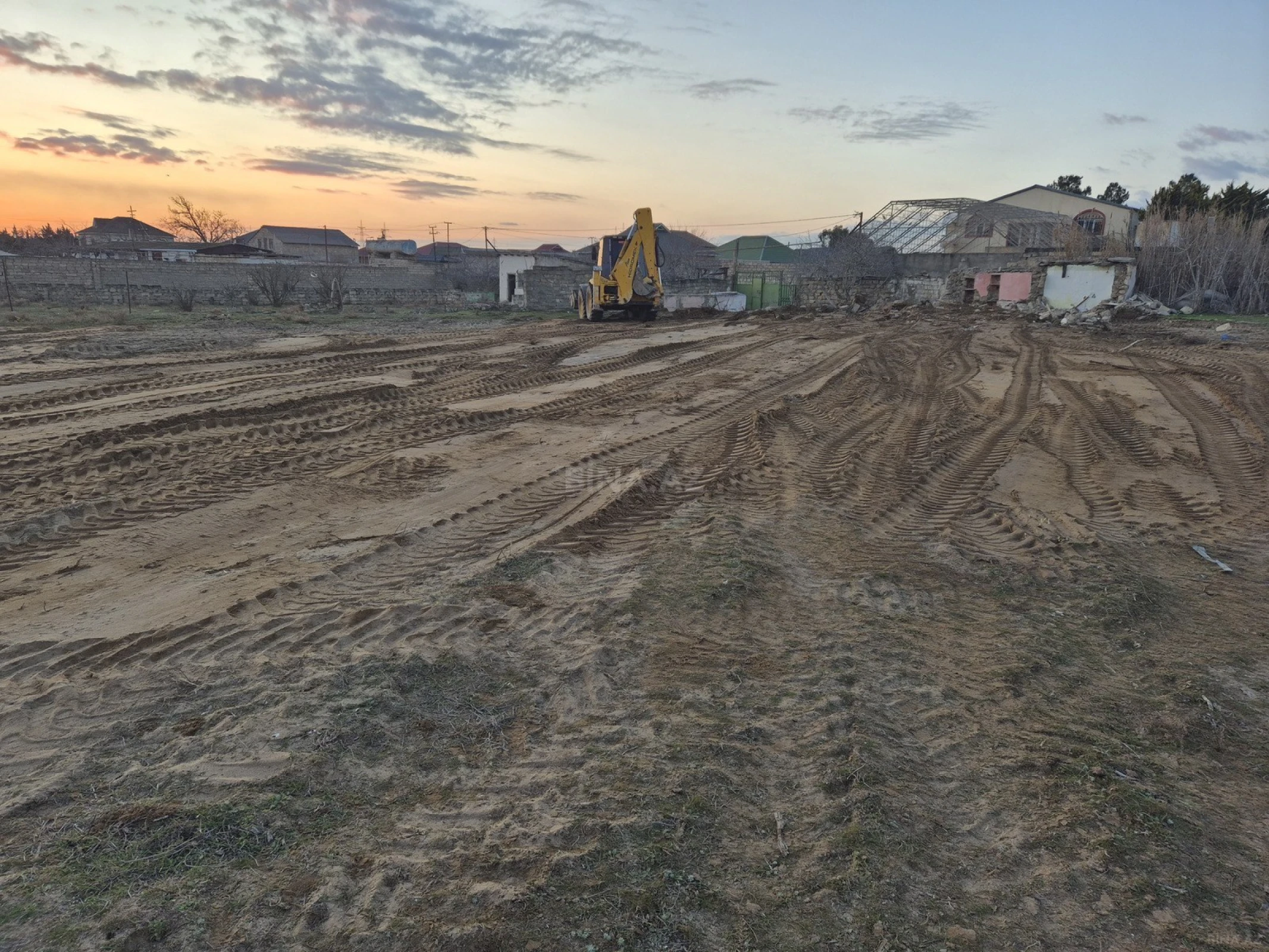 Satılır torpaq sahəsi 4 m²