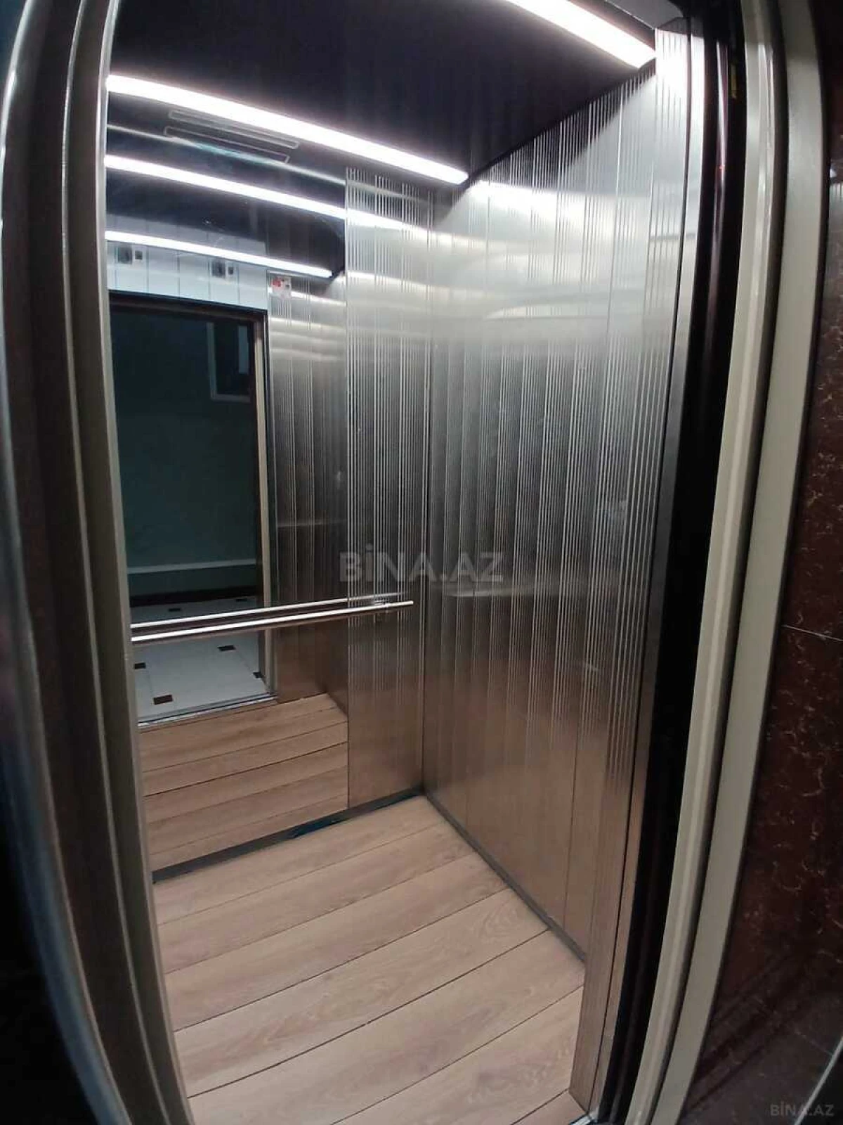 Satılır 2 otaqlı mənzil 74 m²