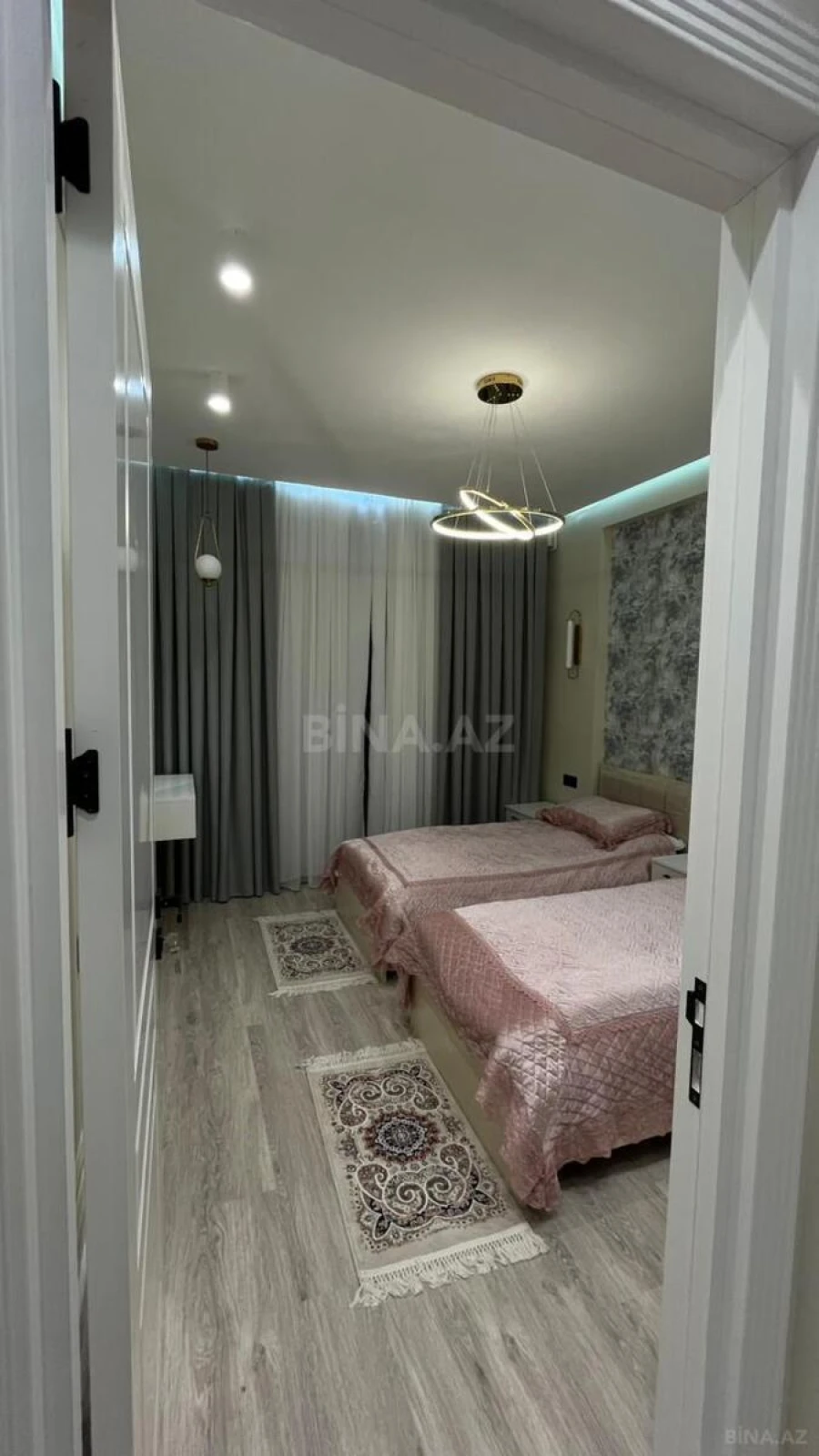 Satılır 2 otaqlı mənzil 74 m²