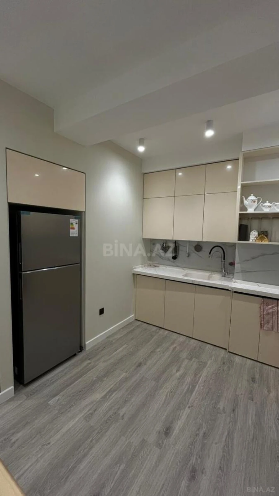 Satılır 2 otaqlı mənzil 74 m²