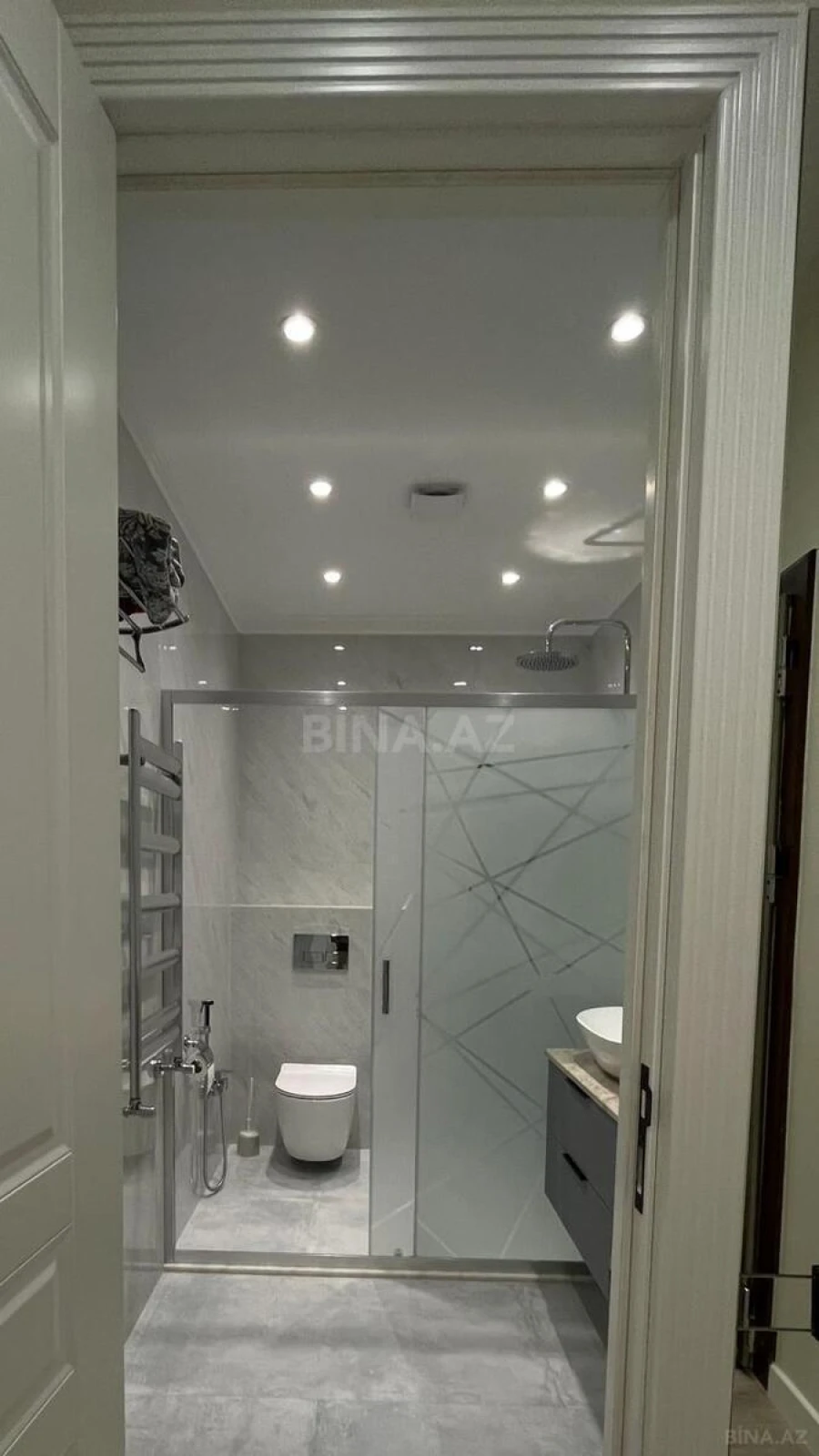 Satılır 2 otaqlı mənzil 74 m²