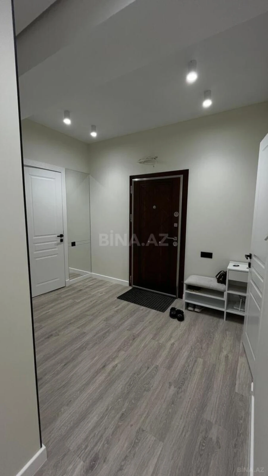 Satılır 2 otaqlı mənzil 74 m²