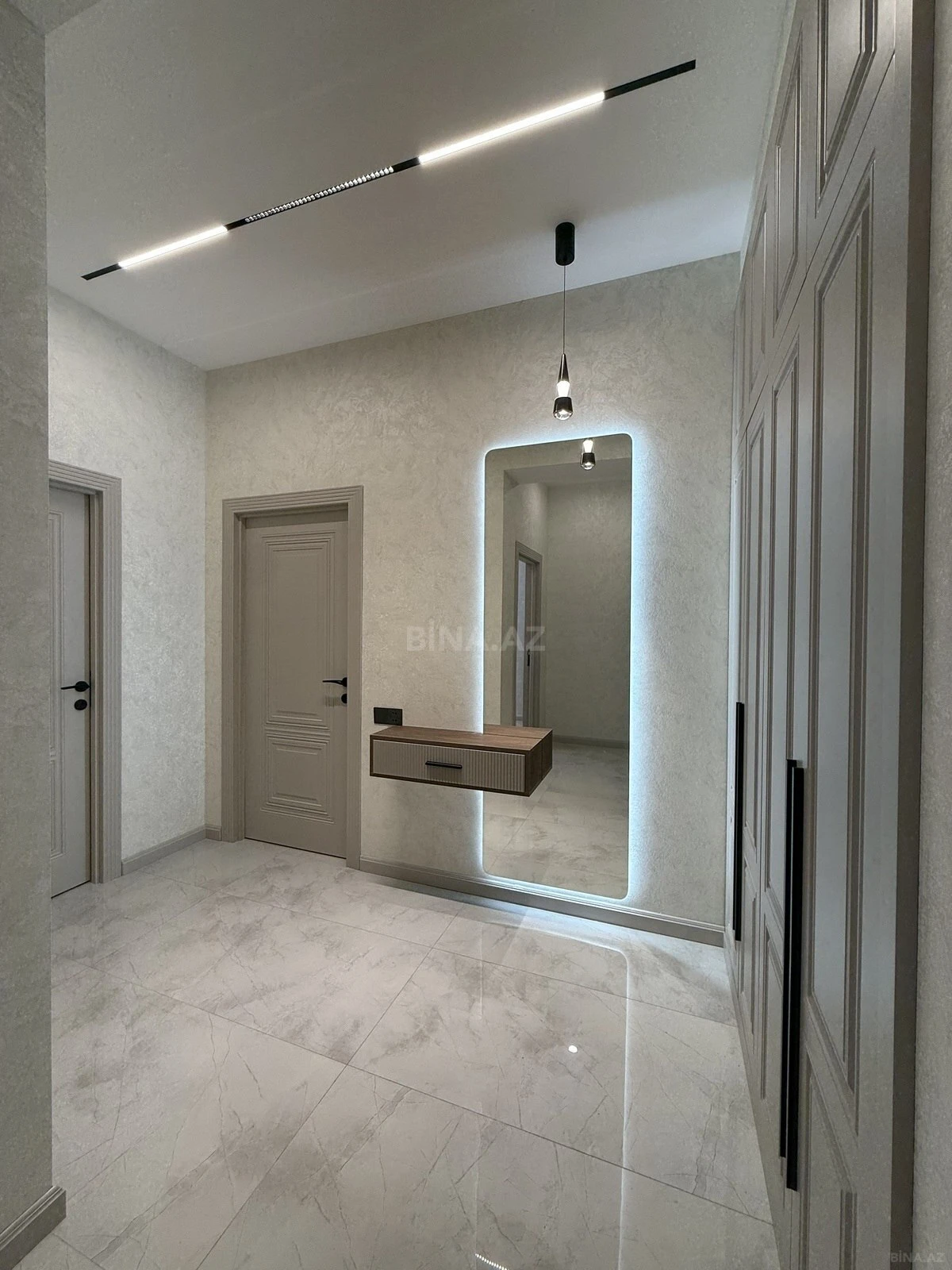 Satılır 2 otaqlı mənzil 76 m²