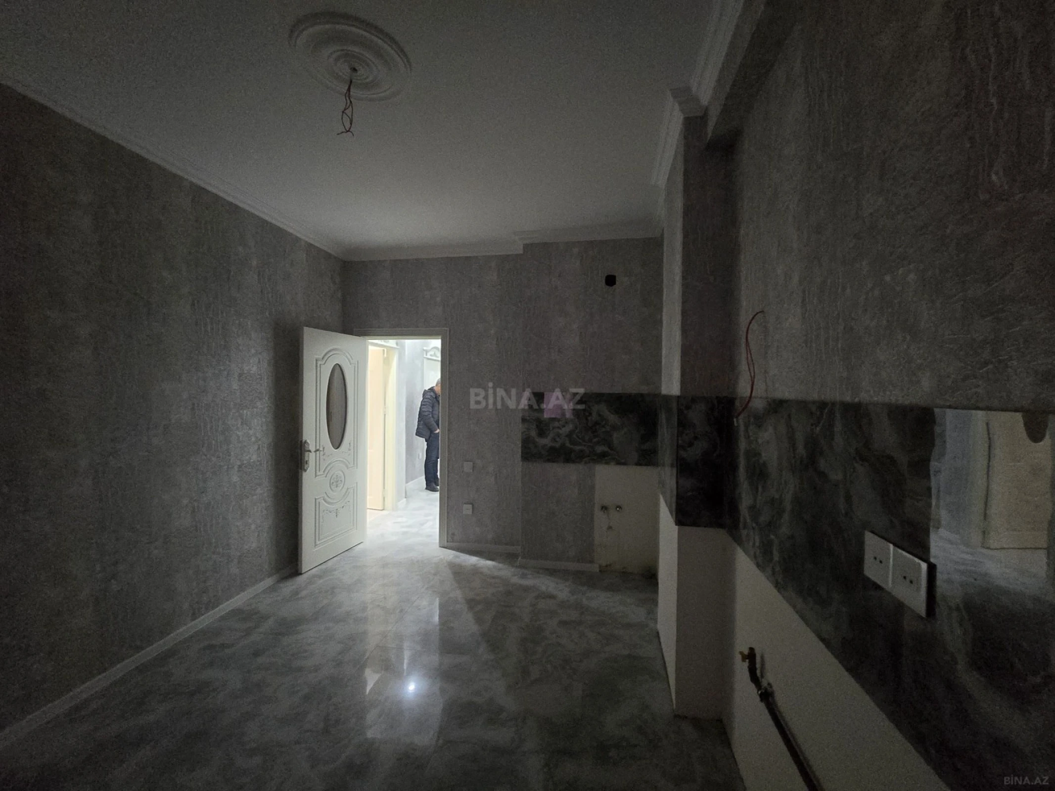 Satılır 3 otaqlı mənzil 126 m²