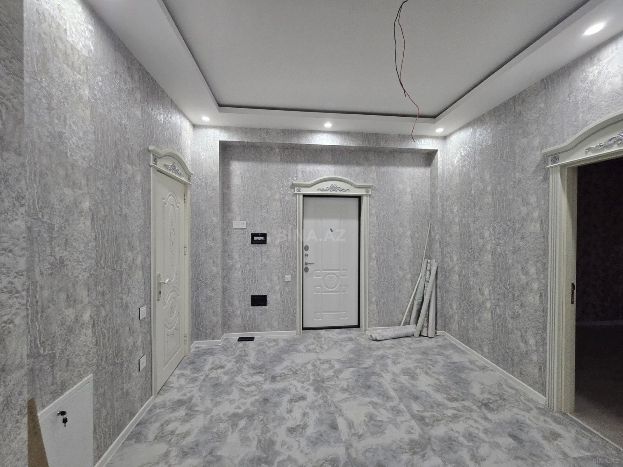 Satılır 3 otaqlı mənzil 126 m²
