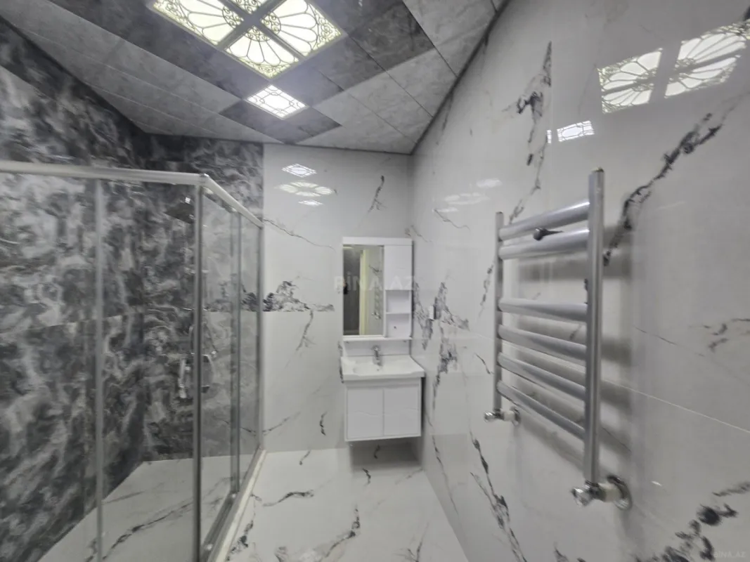 Satılır 3 otaqlı mənzil 126 m²
