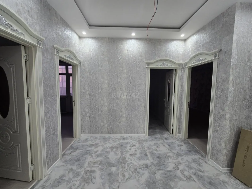 Satılır 3 otaqlı mənzil 126 m²