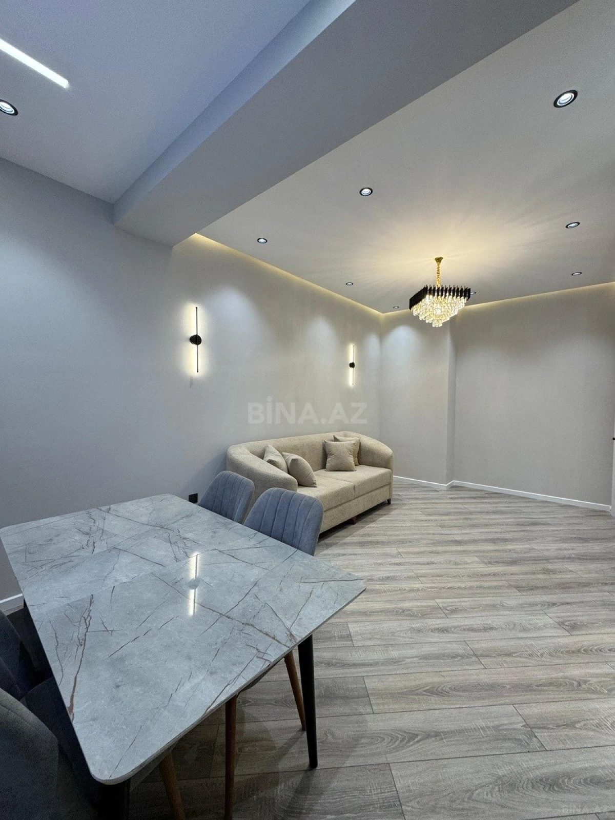 Satılır 2 otaqlı mənzil 67 m²