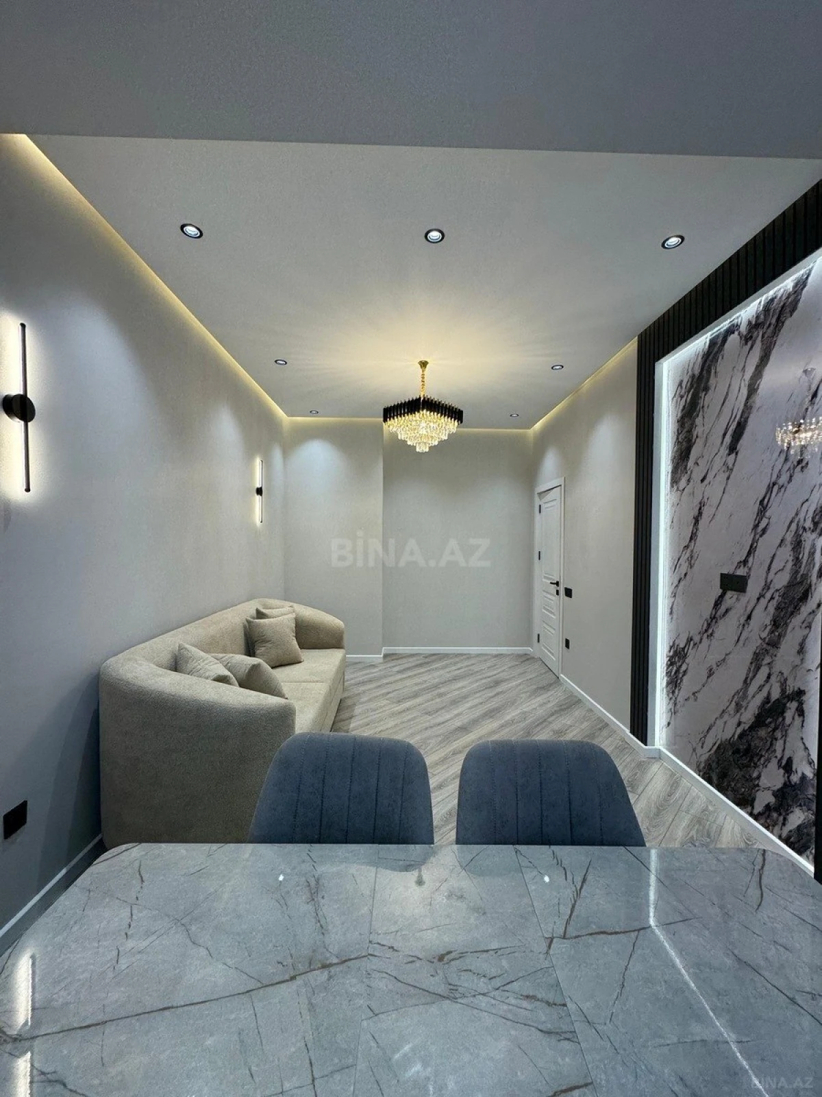 Satılır 2 otaqlı mənzil 67 m²