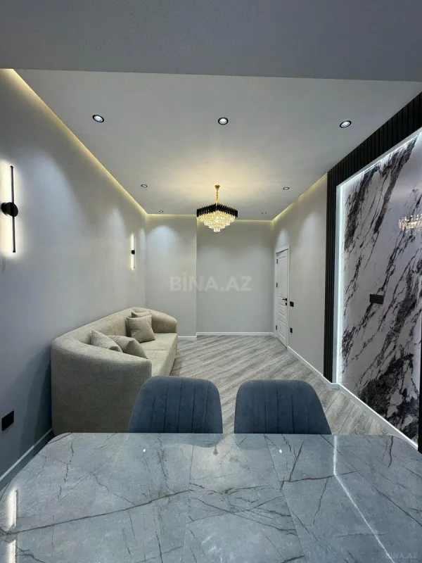 Satılır 2 otaqlı mənzil 67 m²