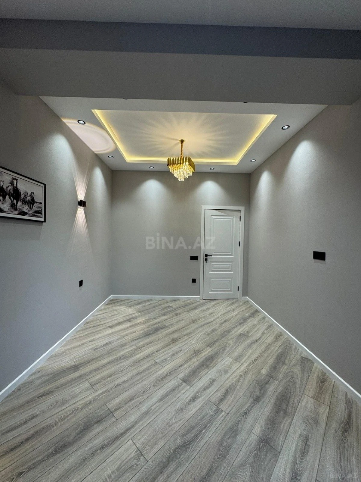 Satılır 2 otaqlı mənzil 67 m²