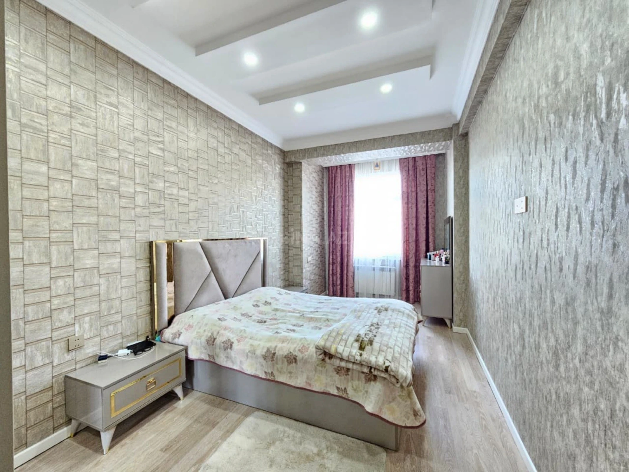 Satılır 2 otaqlı mənzil 56 m²