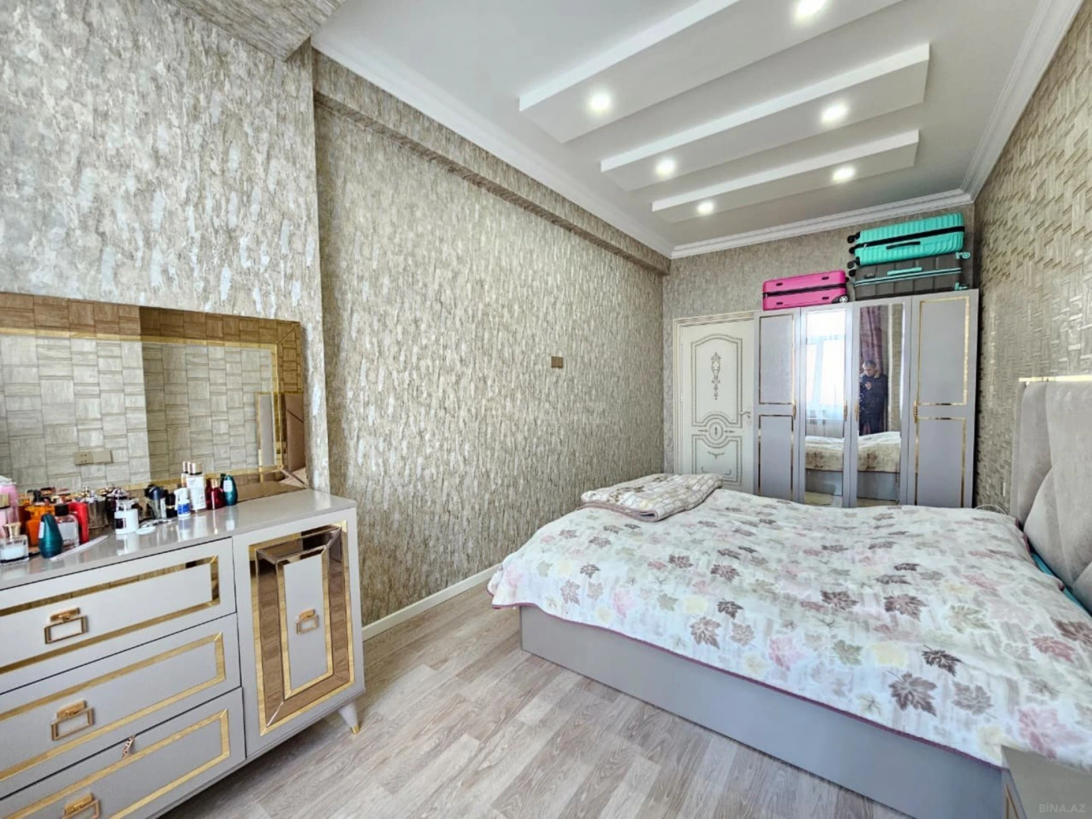 Satılır 2 otaqlı mənzil 56 m²