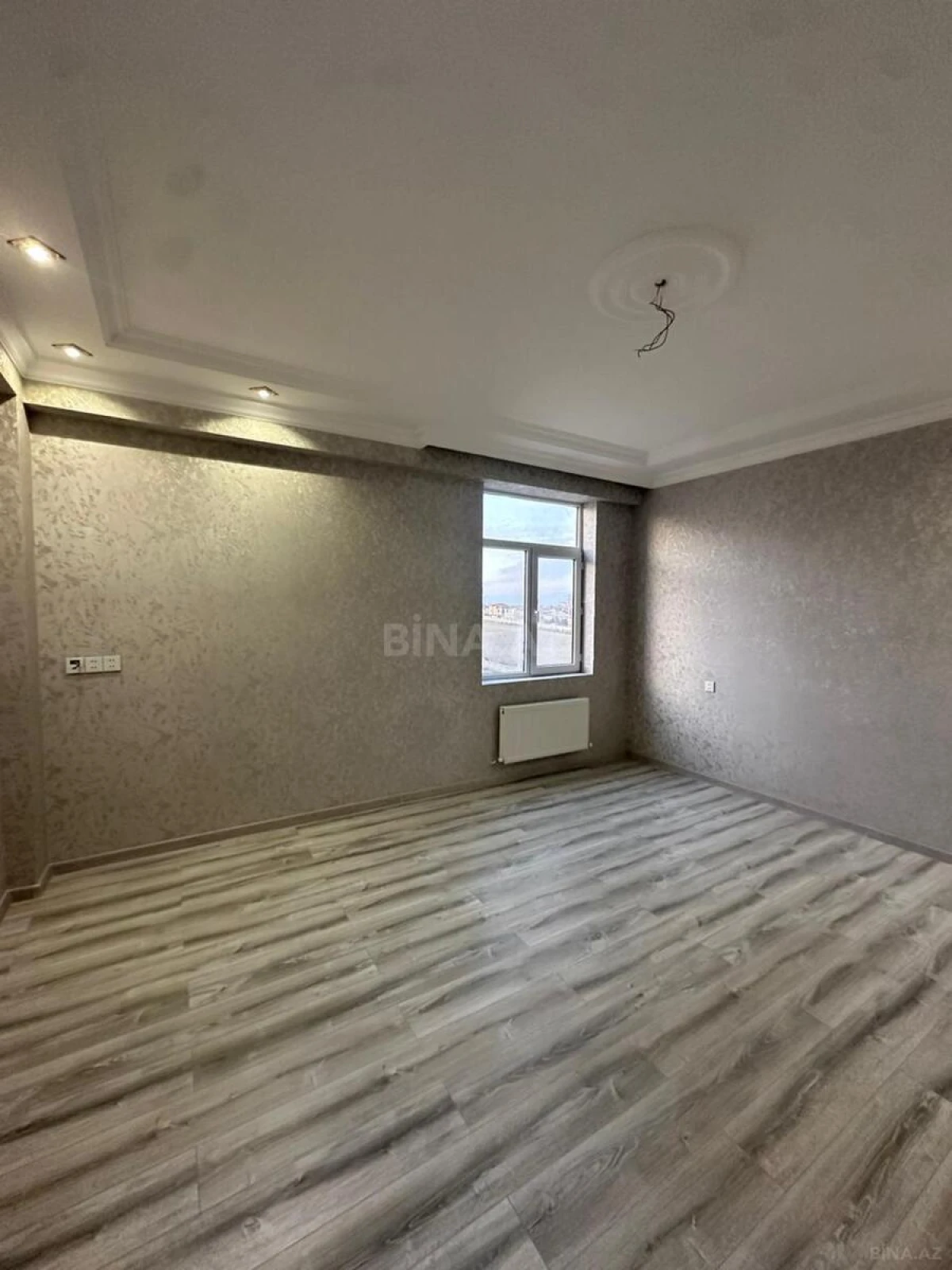 Satılır 3 otaqlı mənzil 97 m²