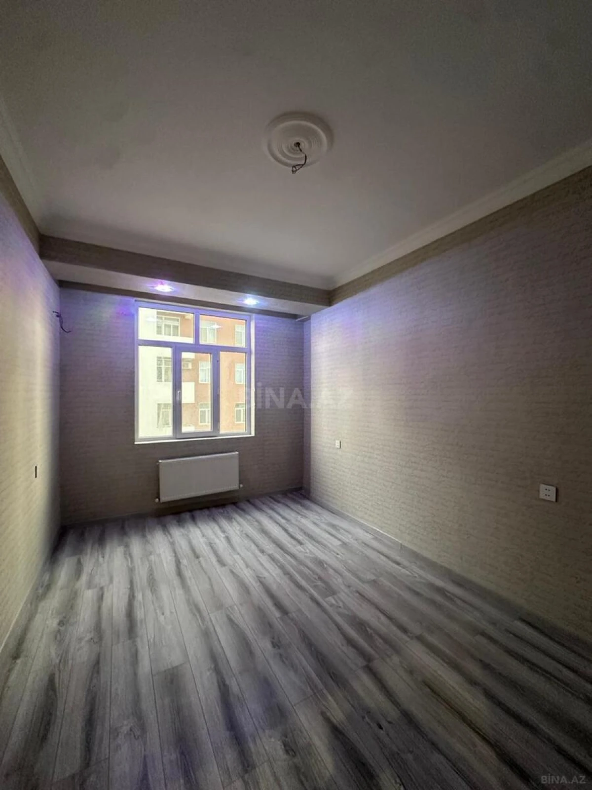 Satılır 3 otaqlı mənzil 97 m²
