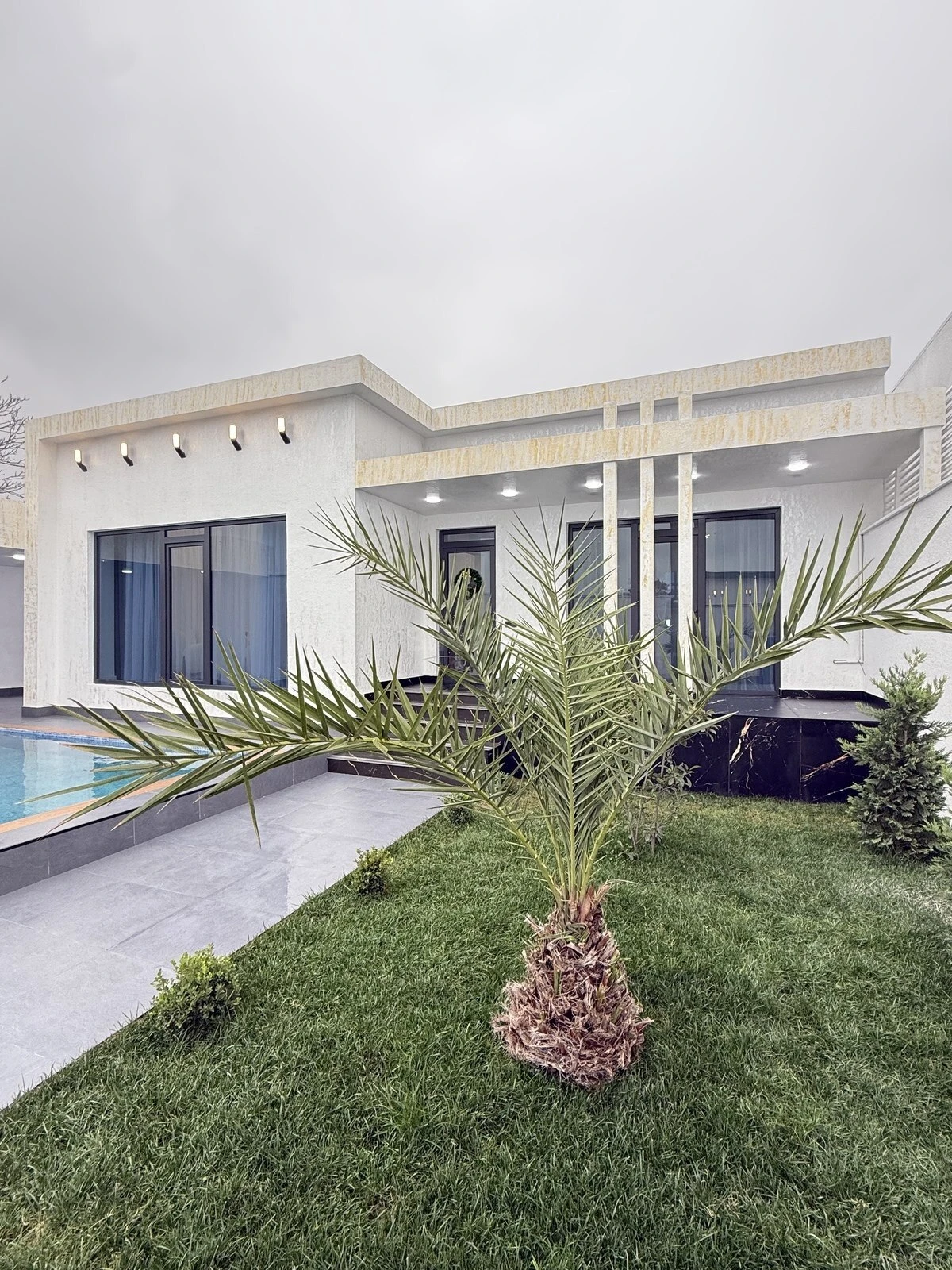 Satılır 4 otaqlı həyət evi 155 m²