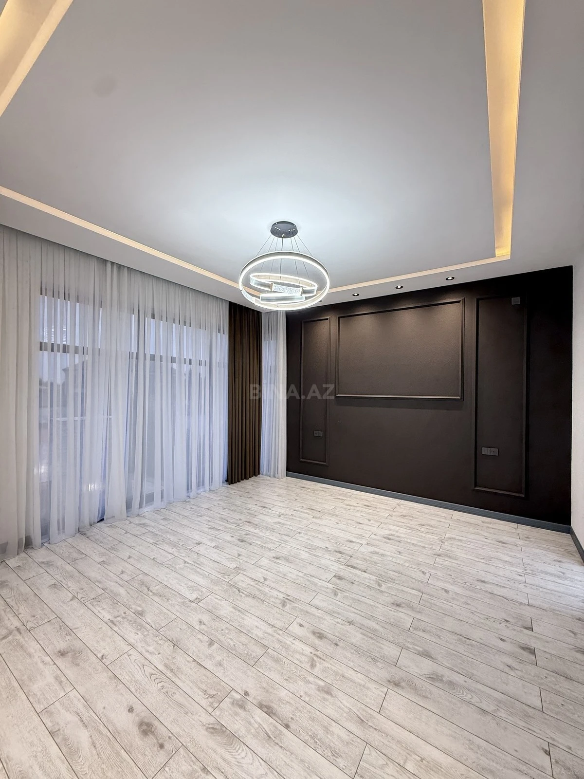 Satılır 5 otaqlı həyət evi 220 m²