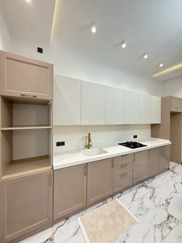 Satılır 5 otaqlı həyət evi 220 m²