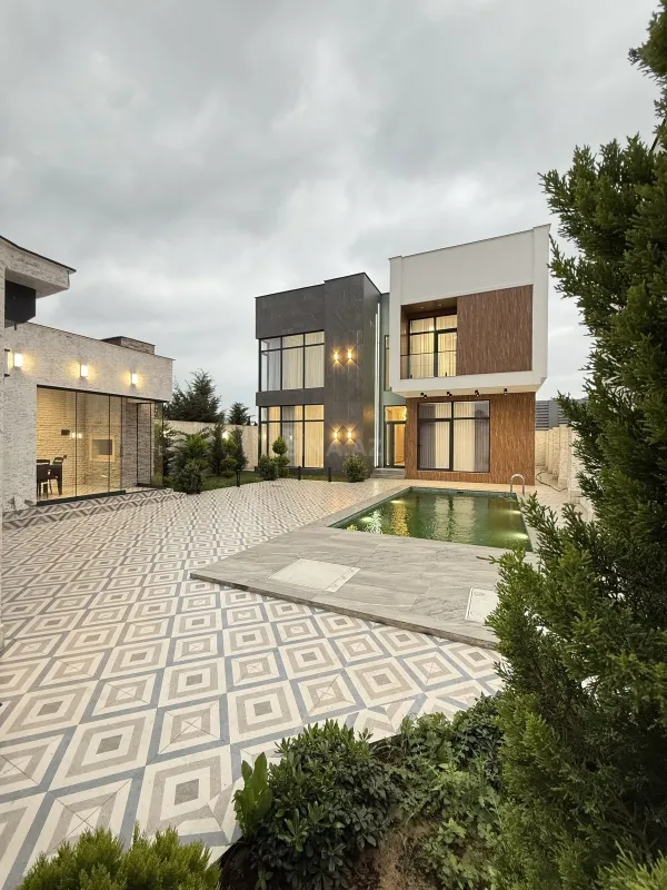 Satılır 5 otaqlı həyət evi 220 m²