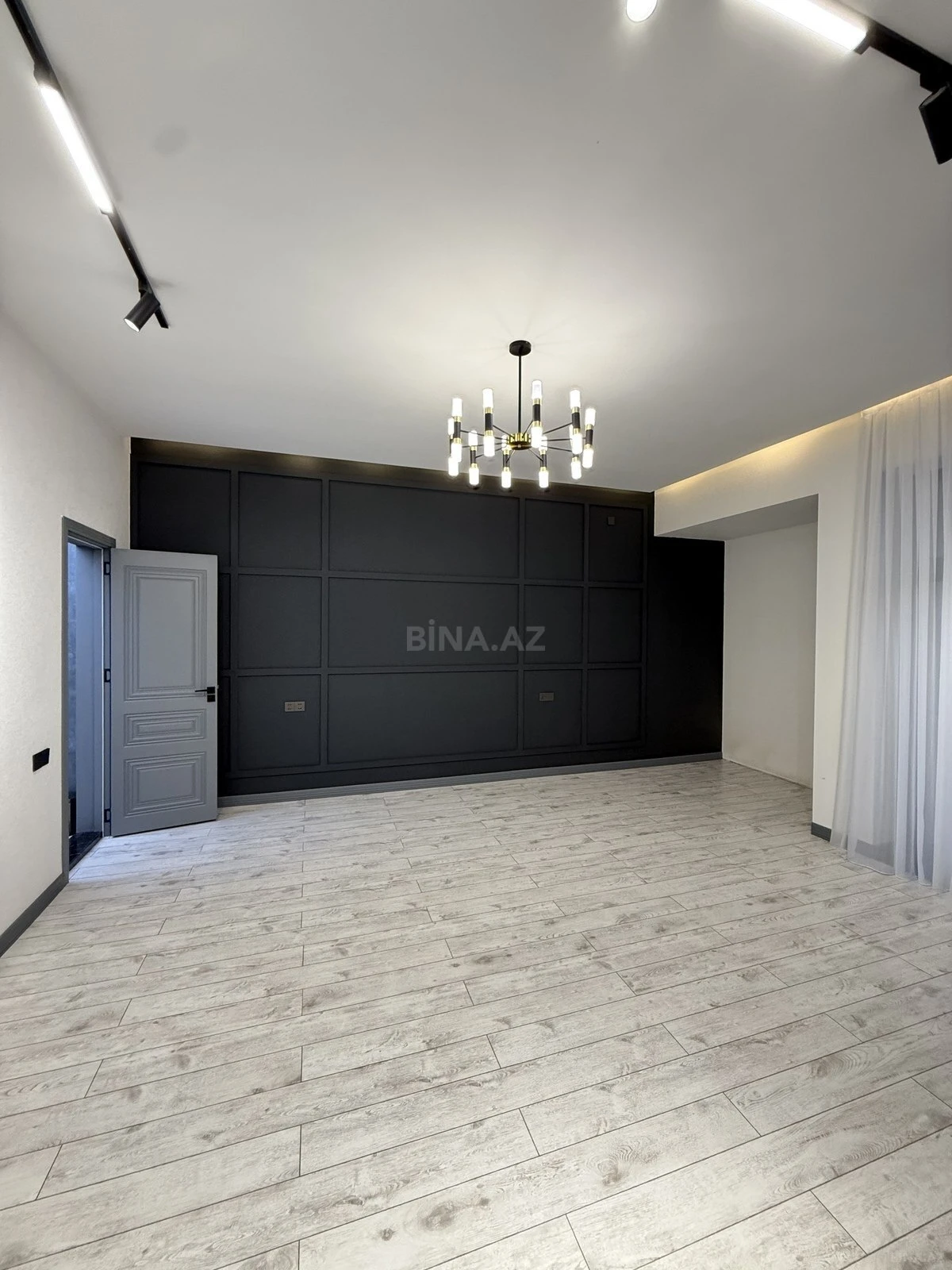 Satılır 5 otaqlı həyət evi 220 m²