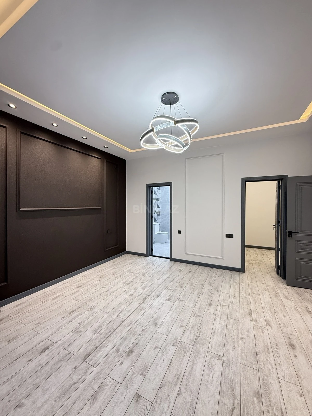 Satılır 5 otaqlı həyət evi 220 m²