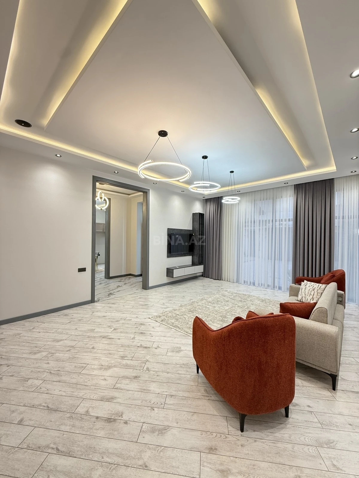 Satılır 5 otaqlı həyət evi 220 m²