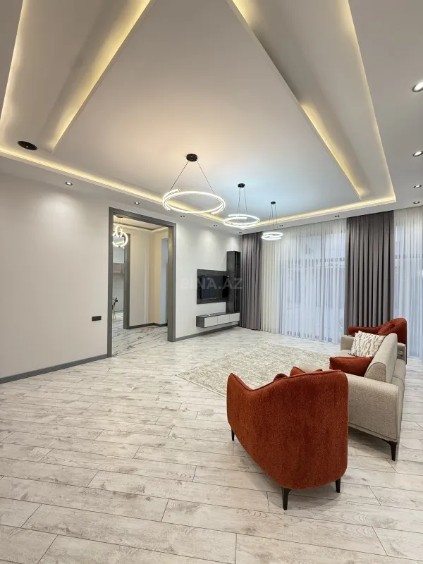 Satılır 5 otaqlı həyət evi 220 m²