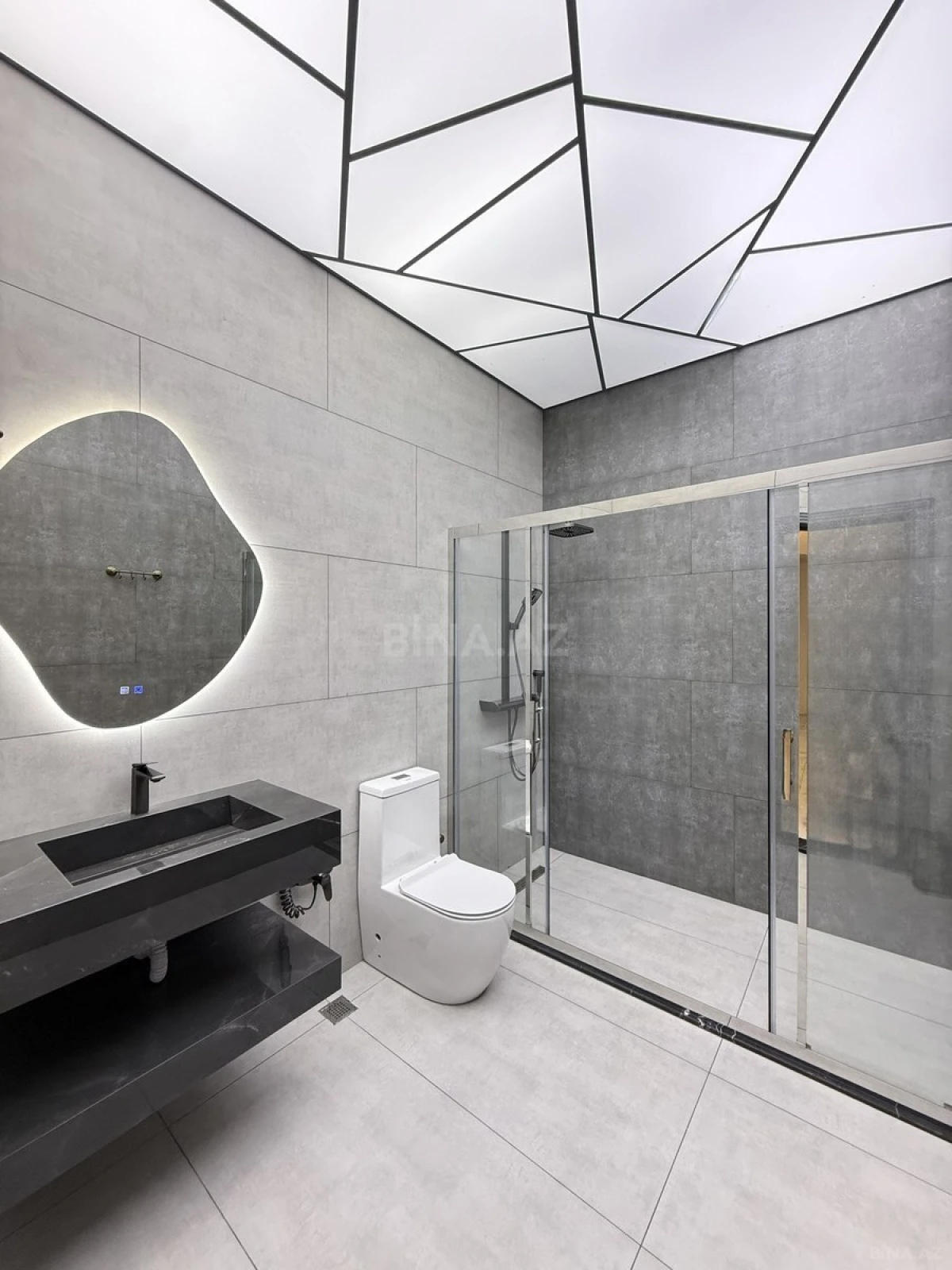 Satılır 5 otaqlı həyət evi 220 m²