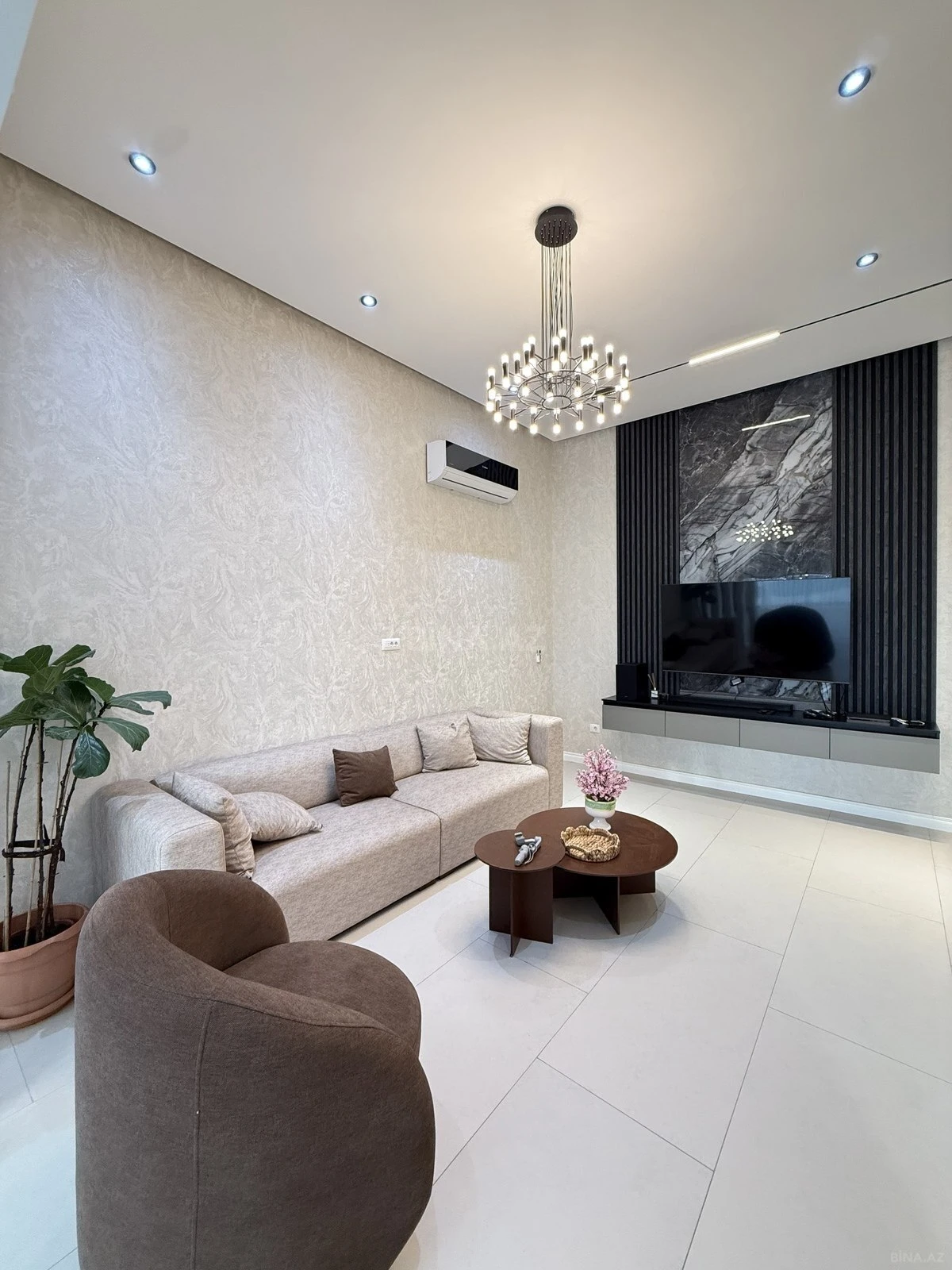 Satılır 5 otaqlı həyət evi 155 m²