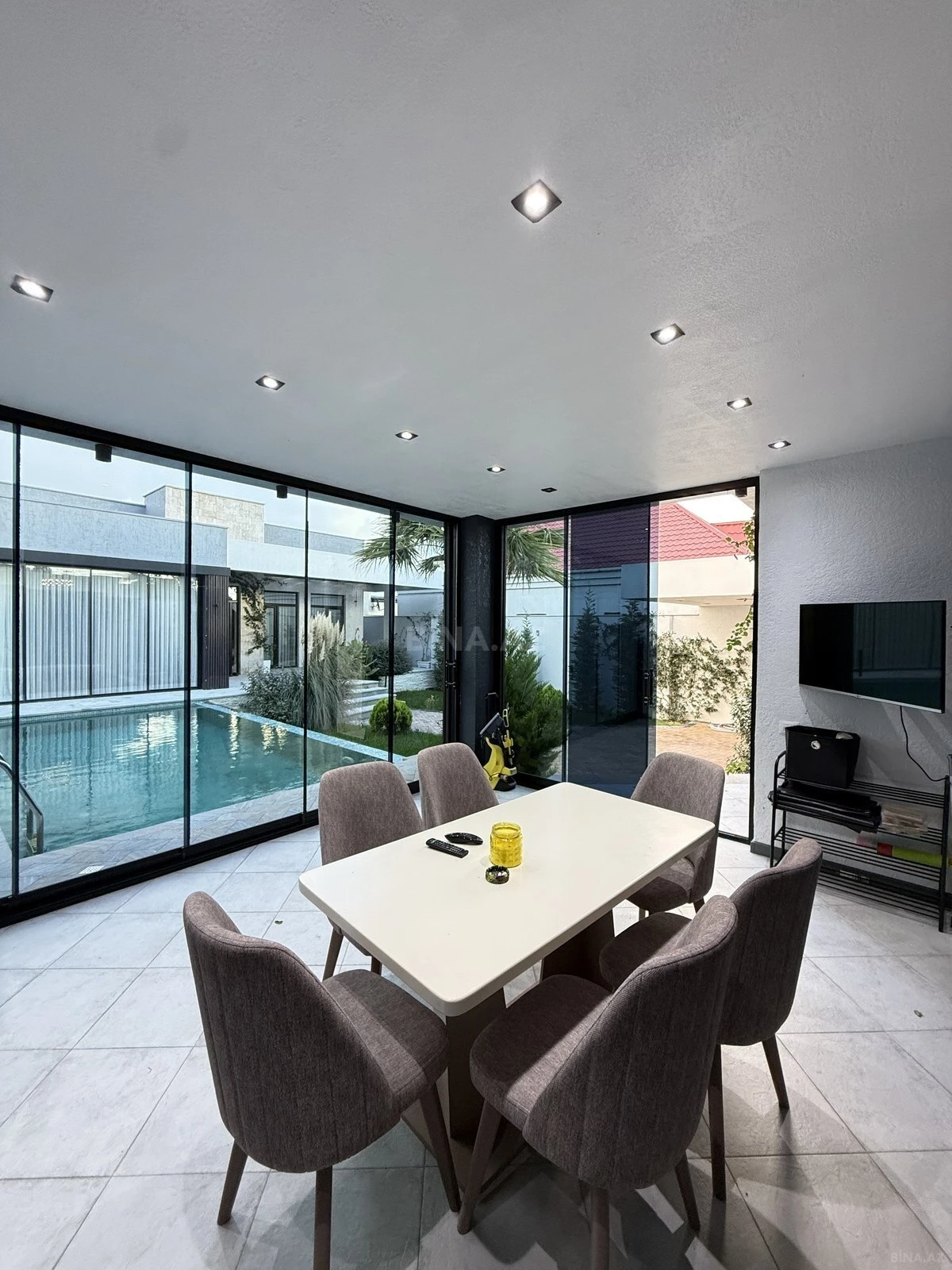 Satılır 5 otaqlı həyət evi 155 m²