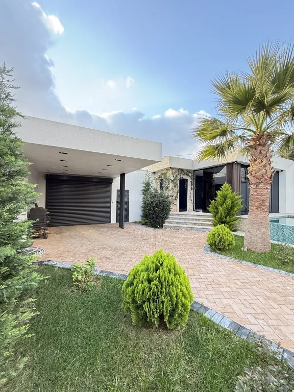 Satılır 5 otaqlı həyət evi 155 m²