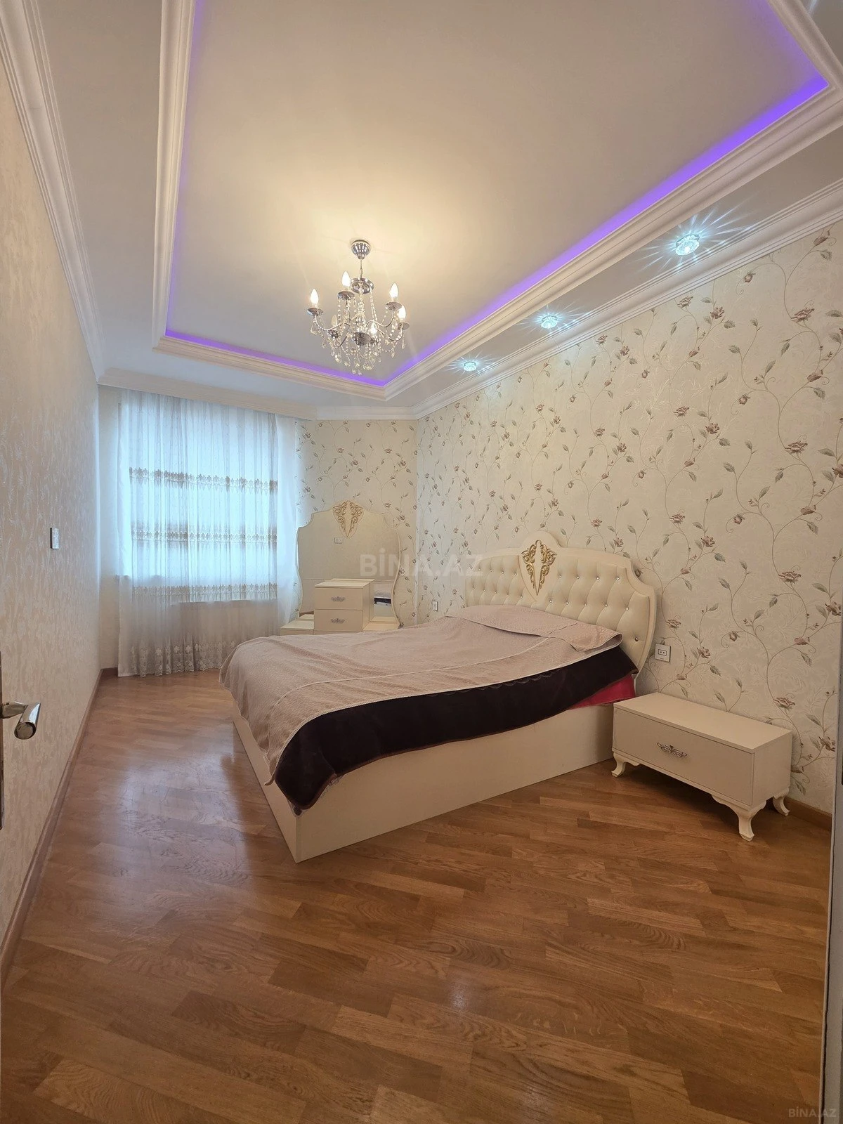 Satılır 3 otaqlı mənzil 110 m²