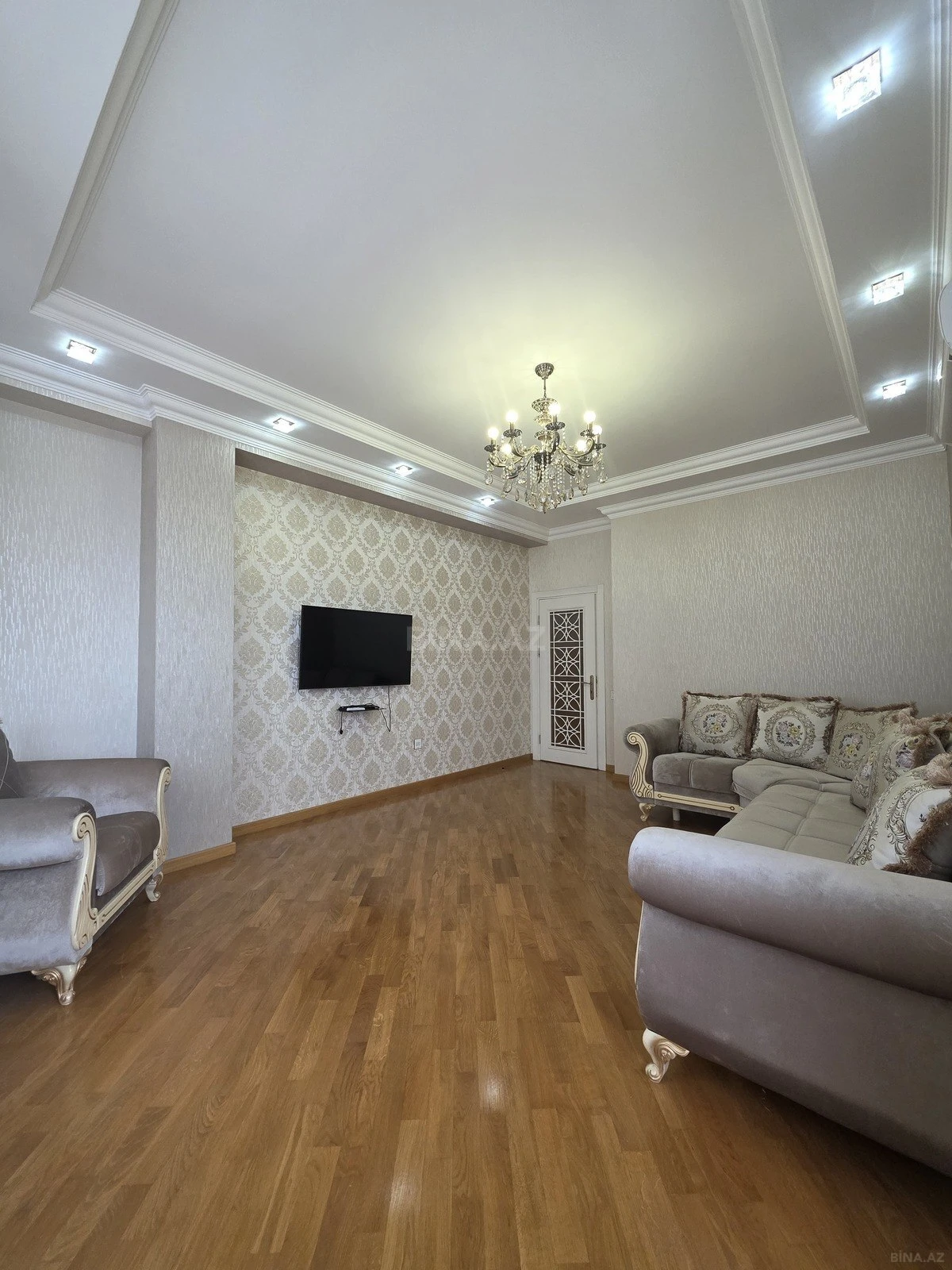 Satılır 3 otaqlı mənzil 110 m²